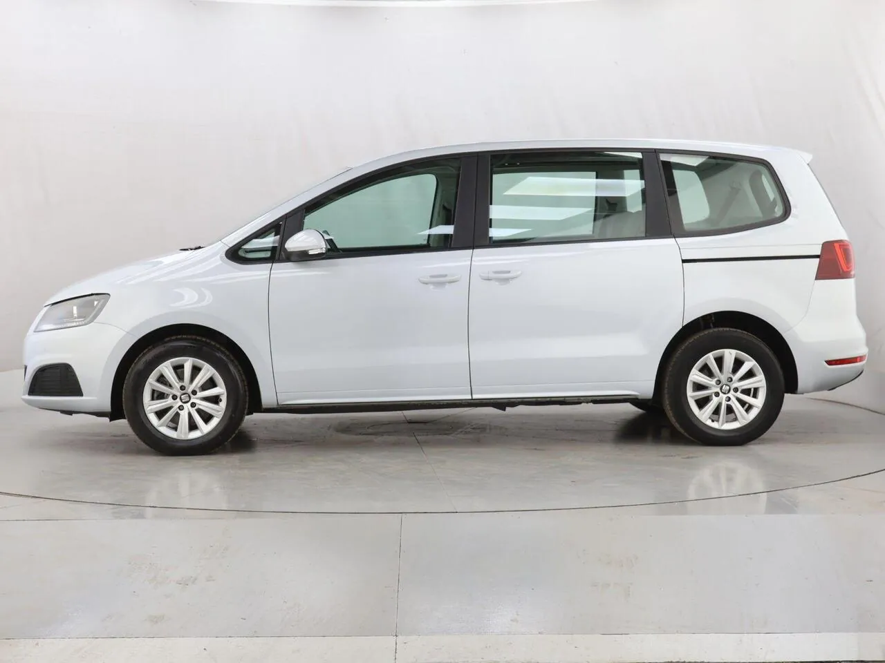 Seat Alhambra 2019 photo 5