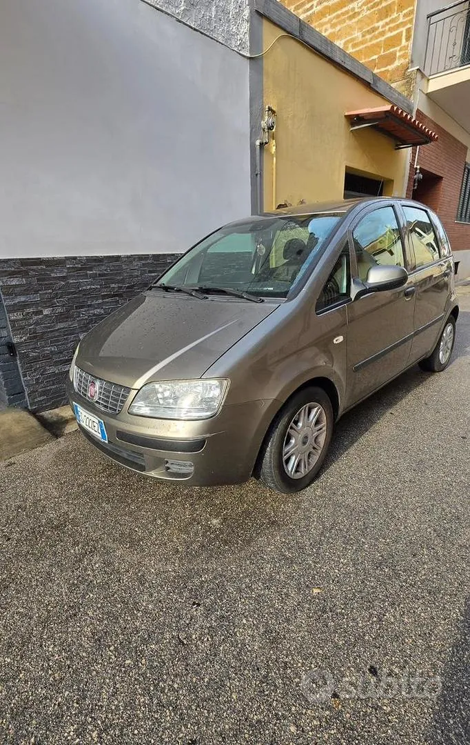Fiat Idea 2011 photo 5