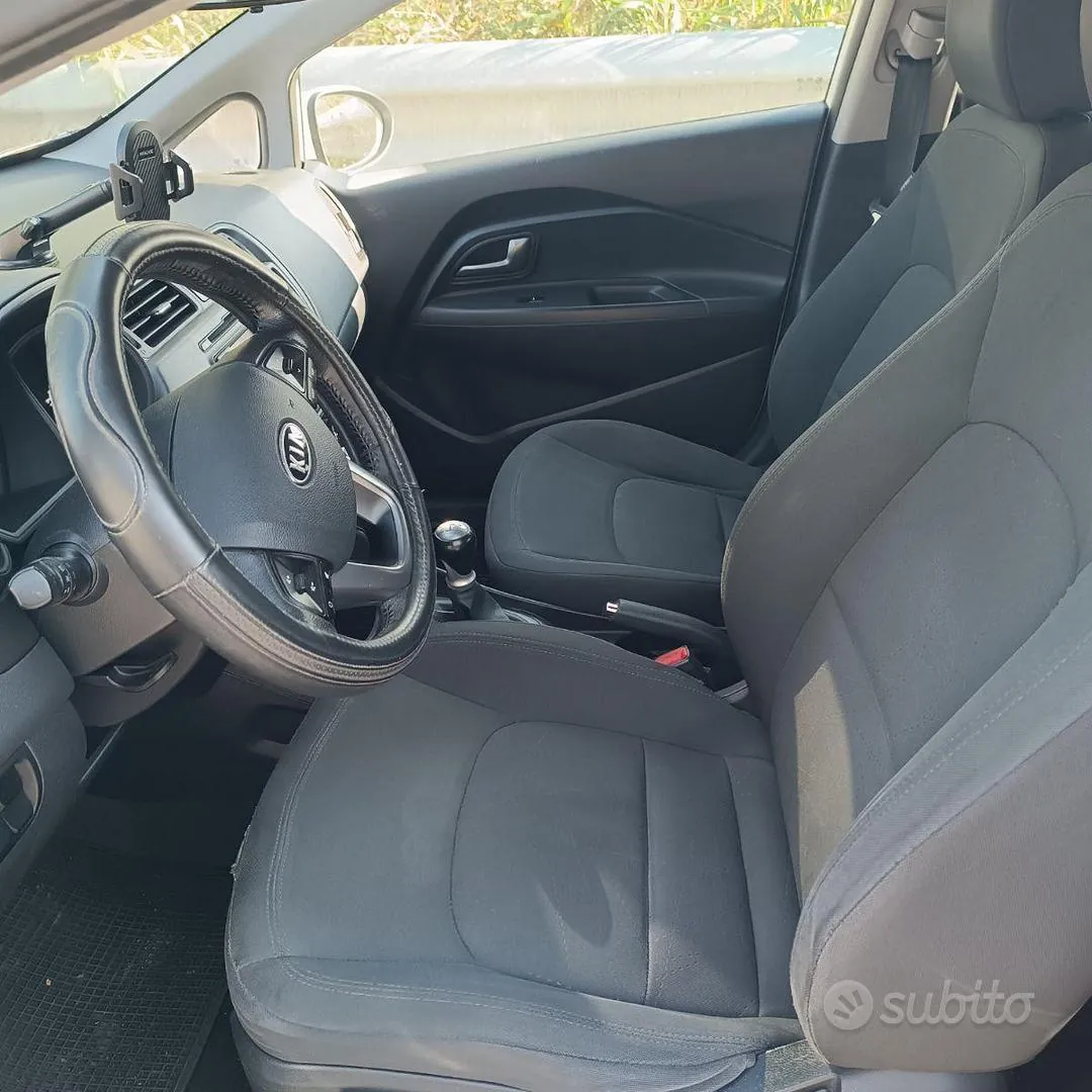 Kia Rio 2012 photo 4