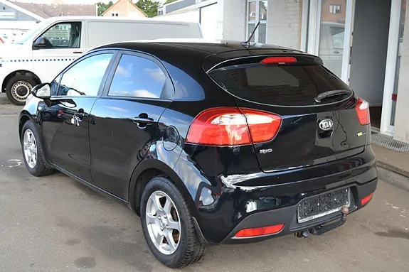 Kia Rio 2013 photo 5