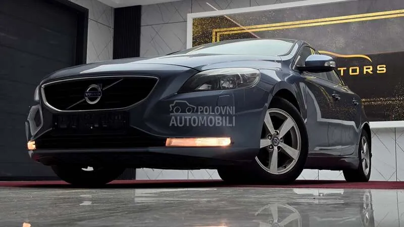Volvo V40 2013 photo 2