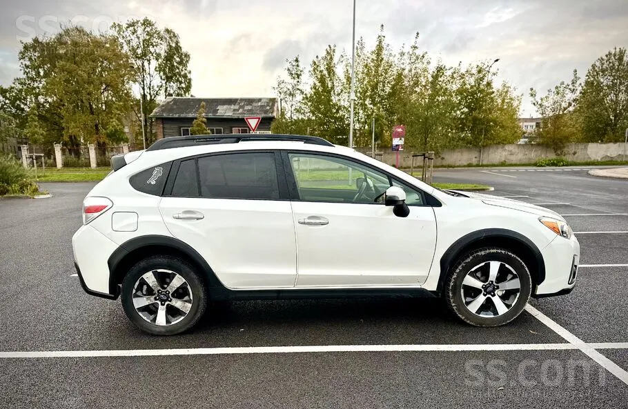 Subaru Xv 2016 photo 5