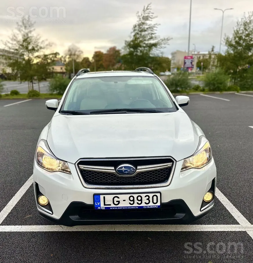 Subaru Xv 2016 photo 2