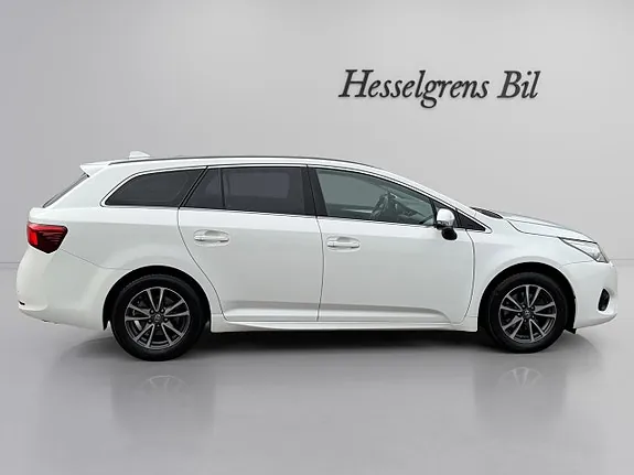 Toyota Avensis 2016 photo 5