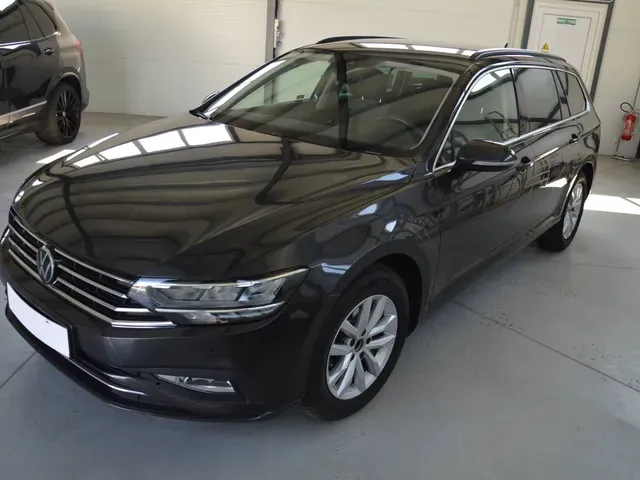 Volkswagen Passat 2024 photo 2
