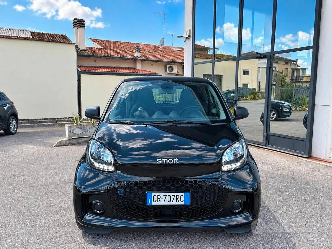 Smart Fortwo 2021 photo 2