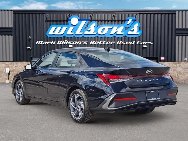 Hyundai Elantra 2025 photo 3