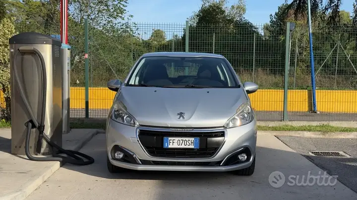 Peugeot 208 2016 photo 2