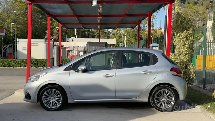 Peugeot 208 2016 photo 3