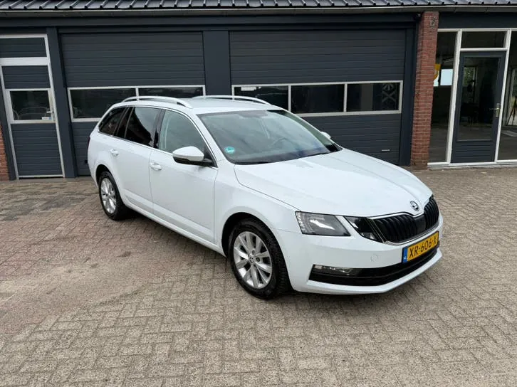 Skoda Octavia 2019 photo 2