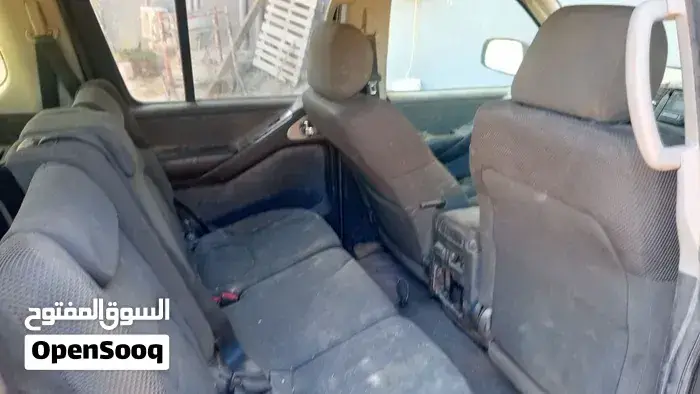 Nissan Pathfinder 2005 photo 2