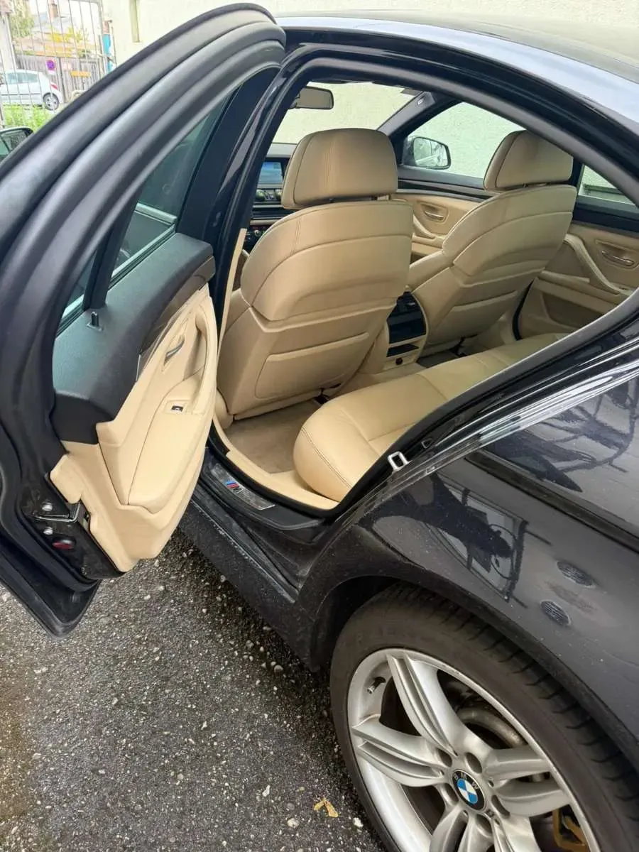 BMW 5 Series 2011 photo 2