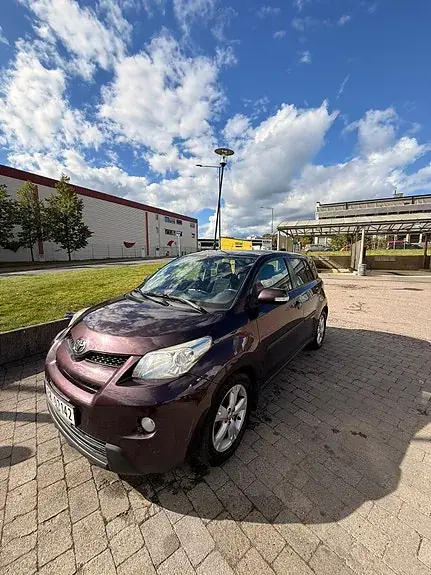 Toyota Urban Cruiser 2010 photo 2