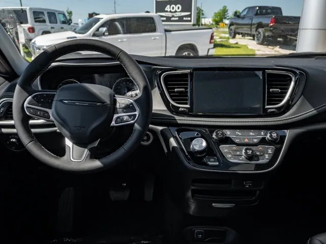 Chrysler Pacifica 2027 photo 3