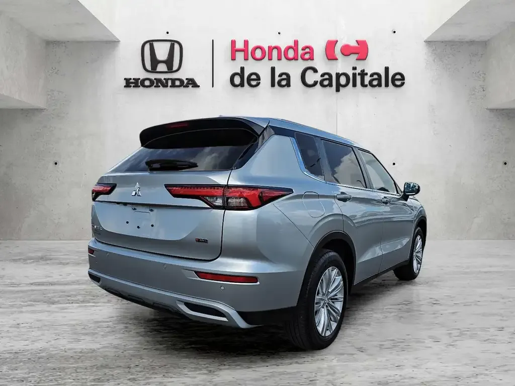 Mitsubishi Outlander 2024 photo 4