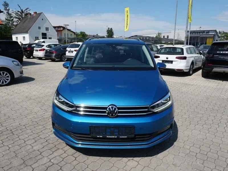 Volkswagen Touran 2022 photo 2