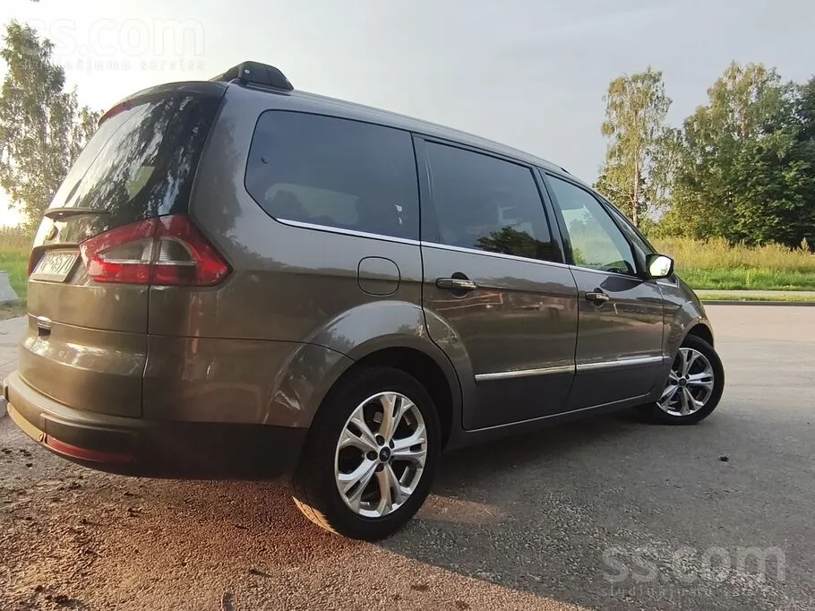 Ford Galaxy 2011 photo 3