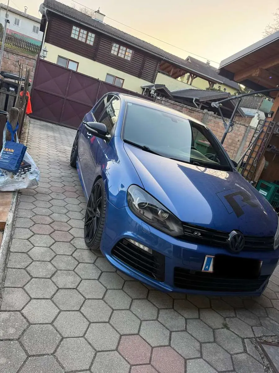Volkswagen Golf 2010 photo 2