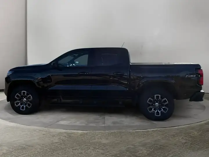 Chevrolet Colorado 2026 photo 2