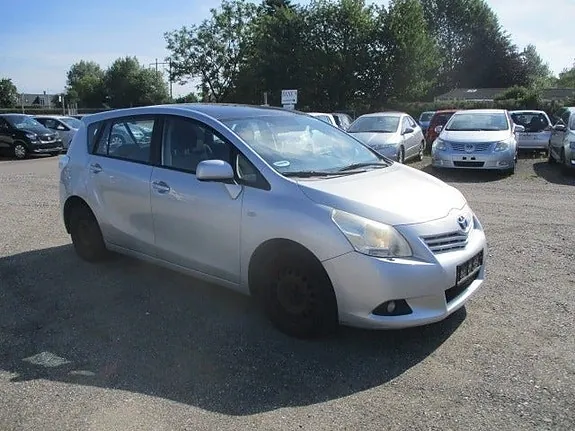 Toyota Verso 2010 photo 3
