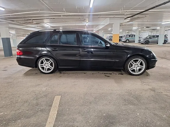 Mercedes-Benz E200 2004 photo 2