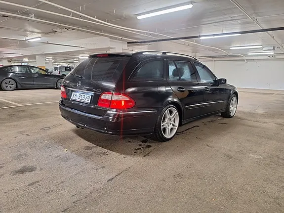 Mercedes-Benz E200 2004 photo 3