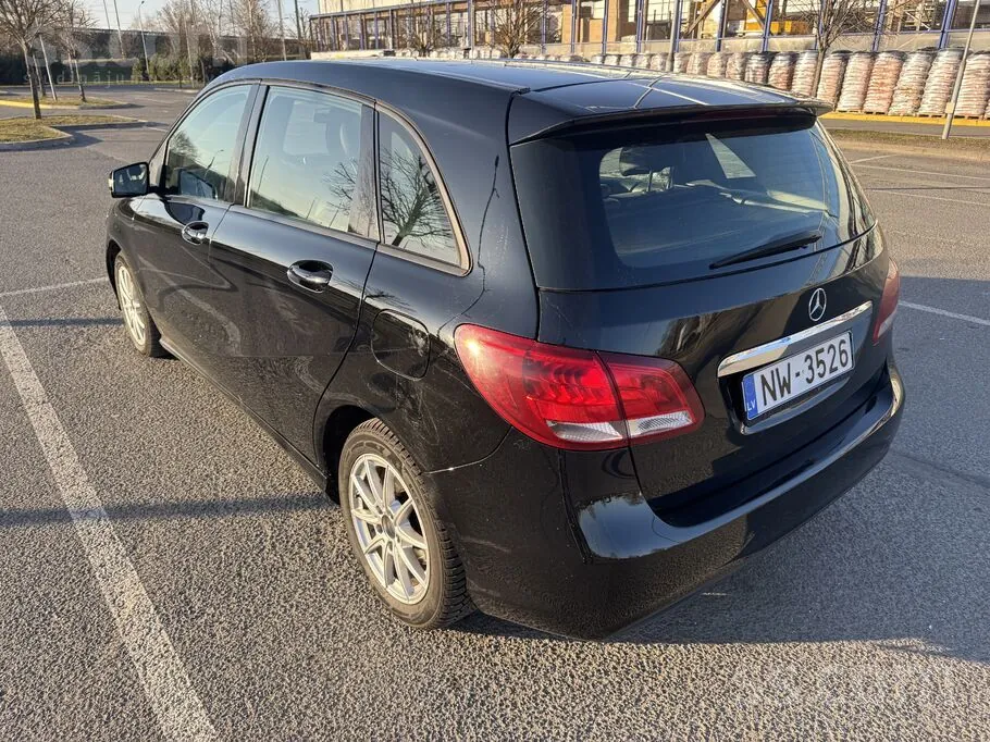 Mercedes-Benz B160 2018 photo 3