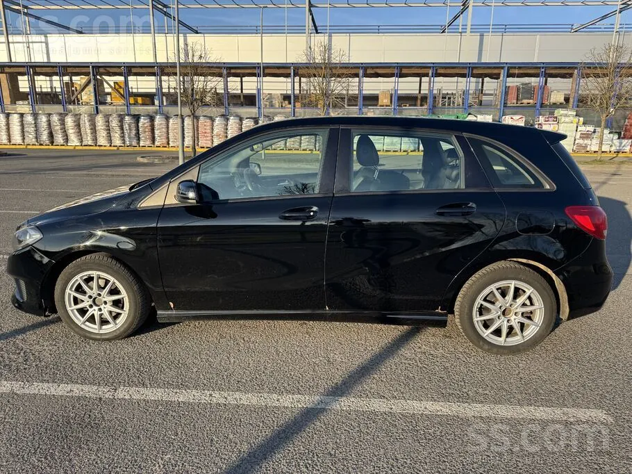Mercedes-Benz B160 2018 photo 2