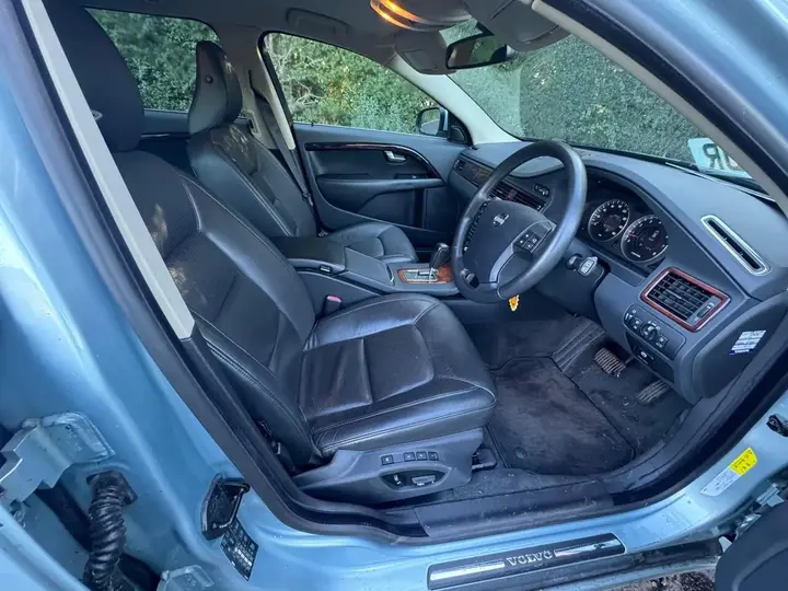 Volvo V70 2009 photo 5