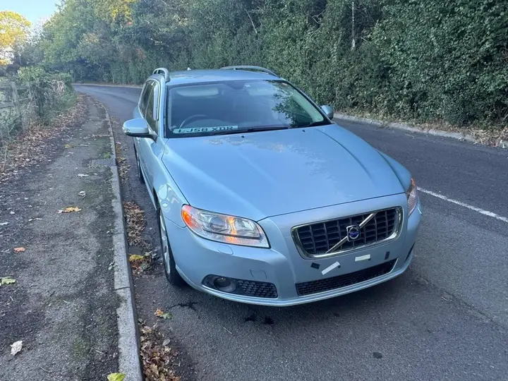 Volvo V70 2009 photo 3