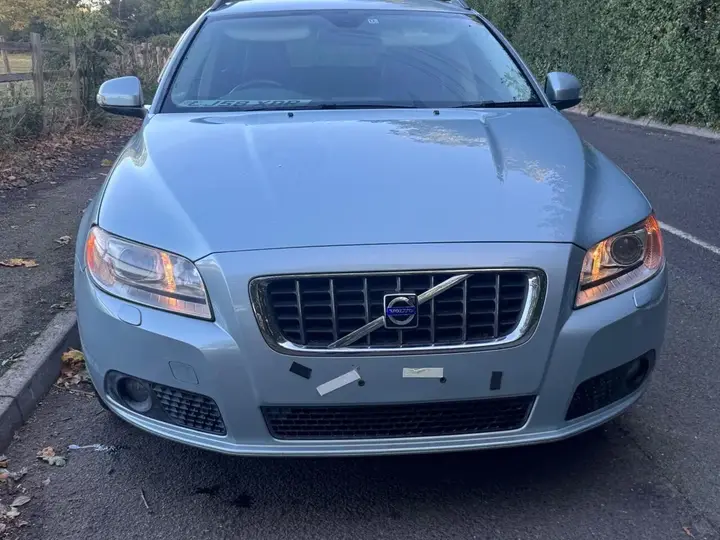 Volvo V70 2009 photo 2