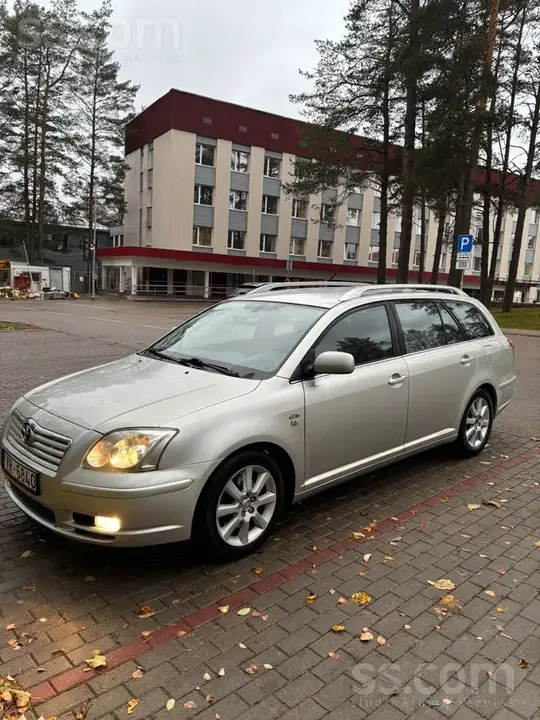 Toyota Avensis 2005 photo 2