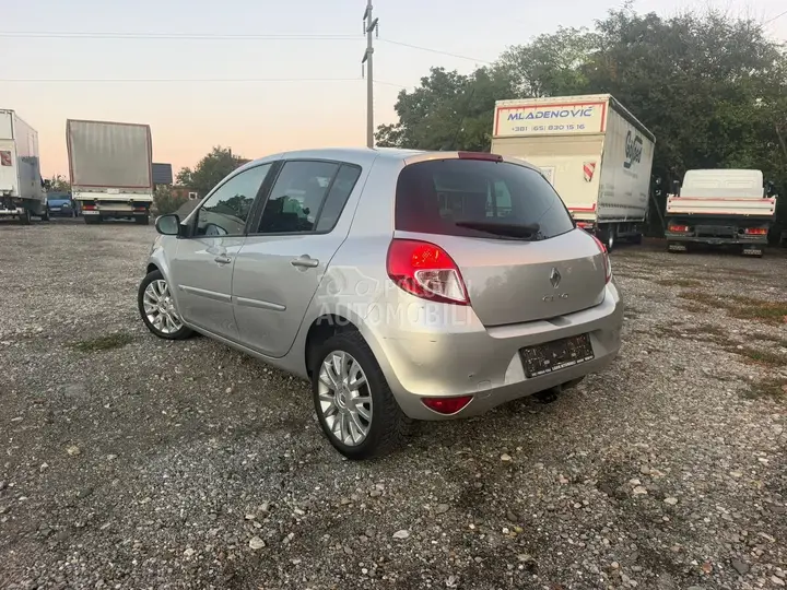 Renault Clio 2010 photo 5