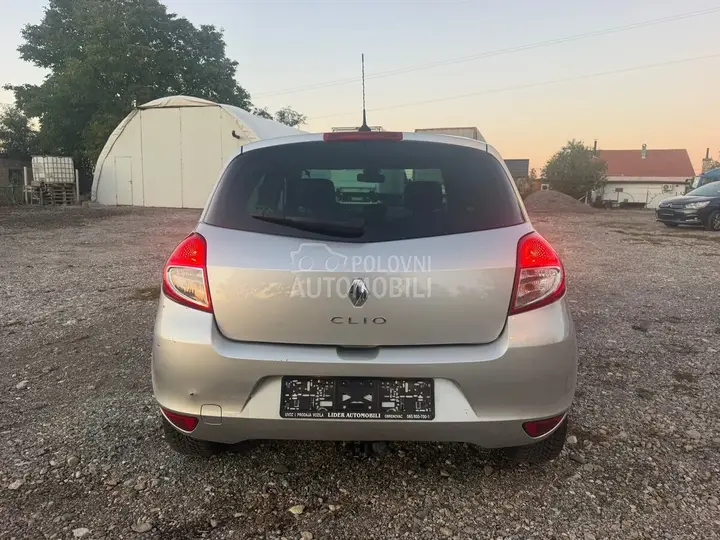 Renault Clio 2010 photo 3