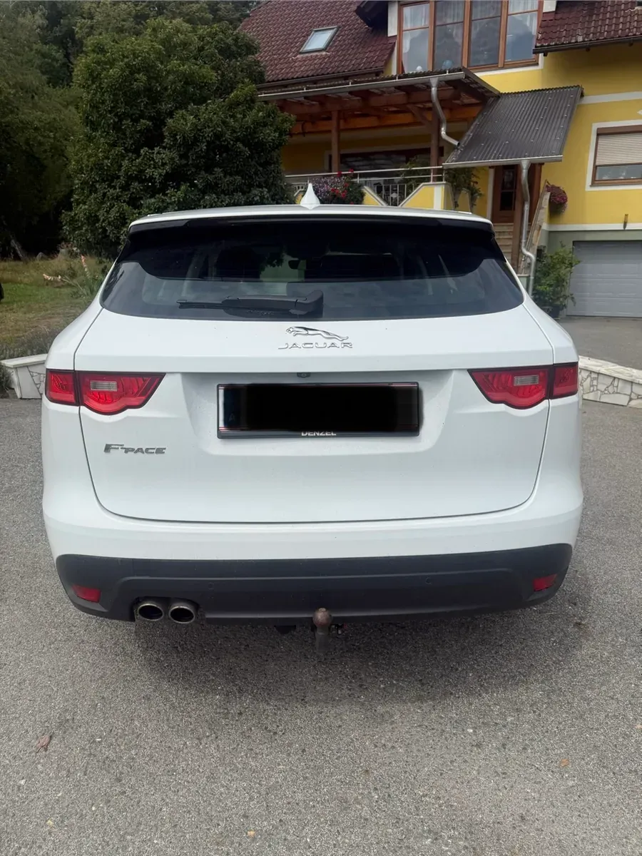 Jaguar F-Pace 2019 photo 2