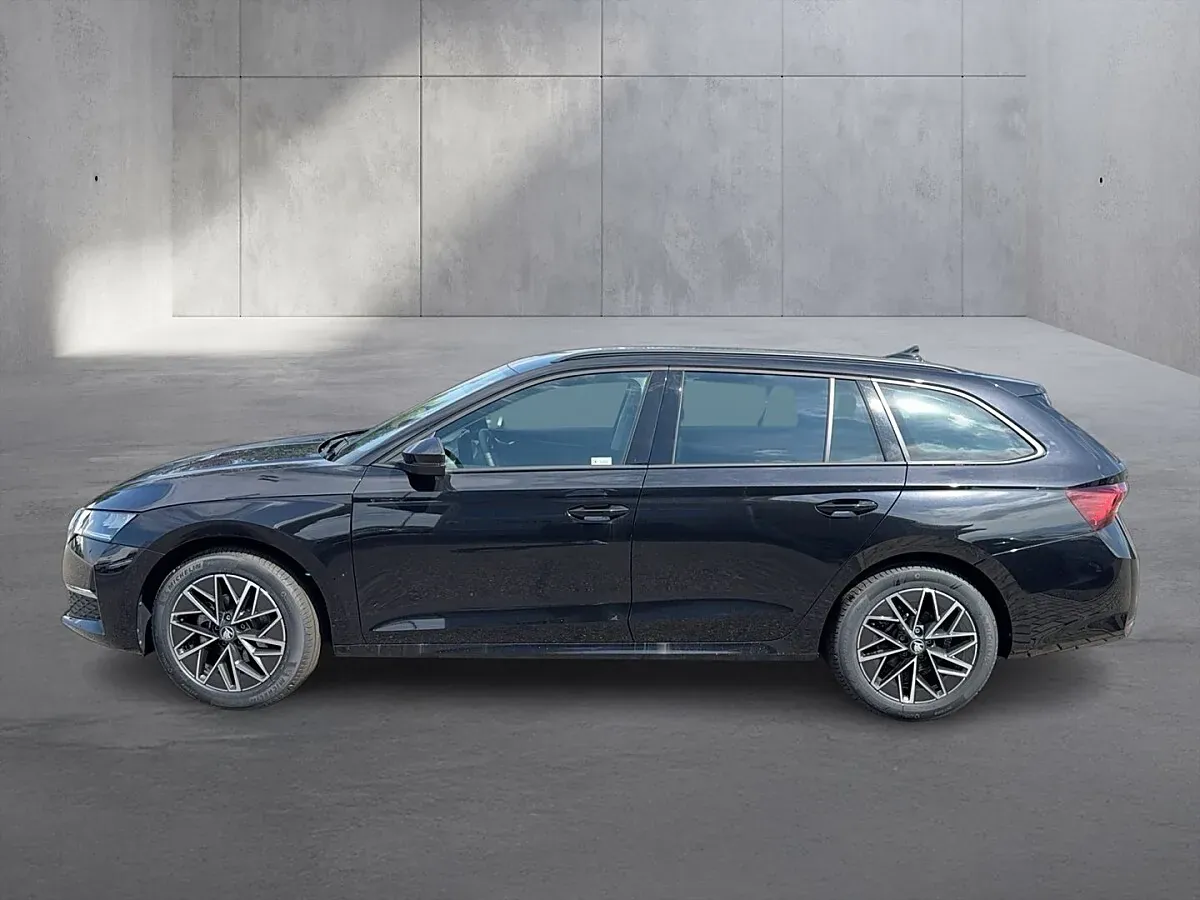 Skoda Octavia 2025 photo 2