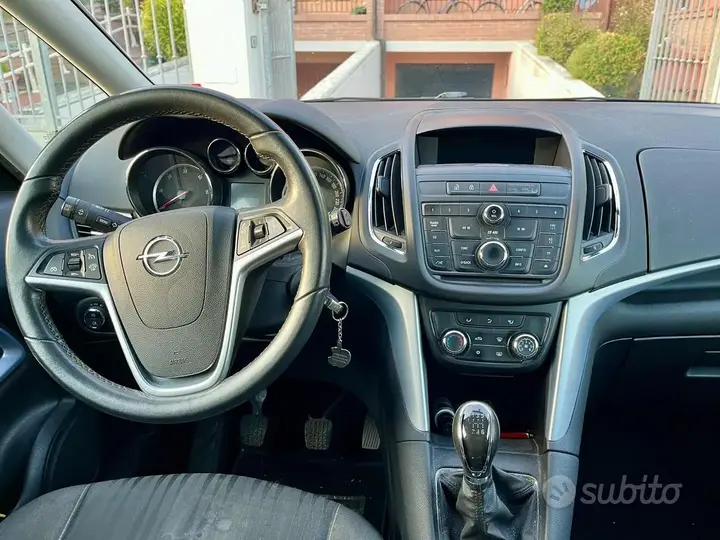Opel Zafira Tourer 2013 photo 4