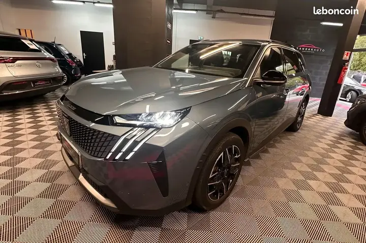 Peugeot 5008 2025 photo 3