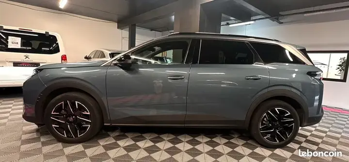Peugeot 5008 2025 photo 4