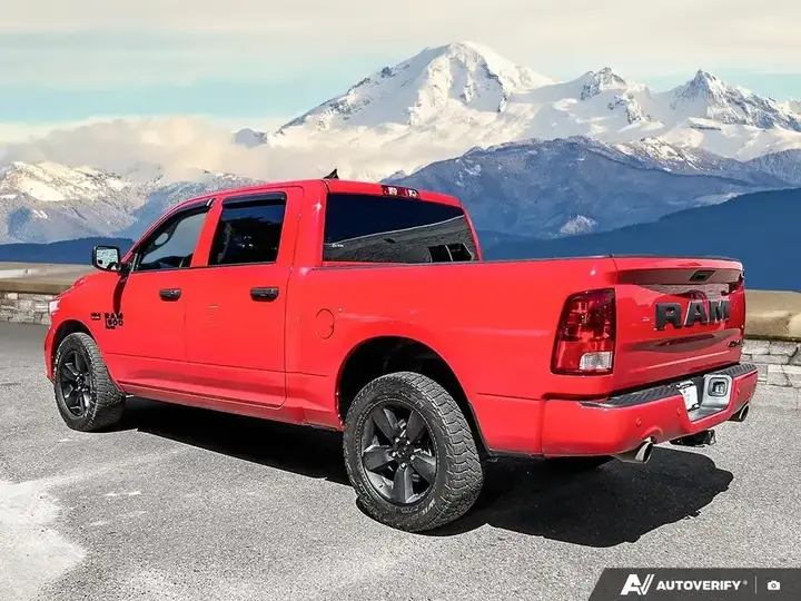Ram 1500 Classic Crew Cab 2023 photo 4