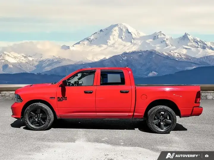 Ram 1500 Classic Crew Cab 2023 photo 3
