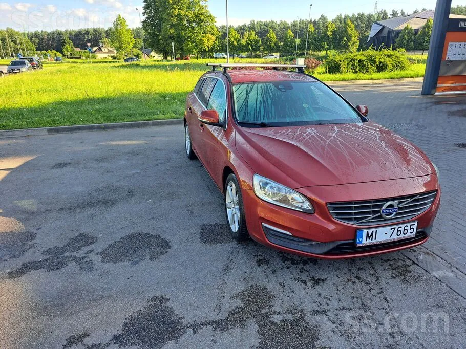 Volvo V60 2016 photo 2