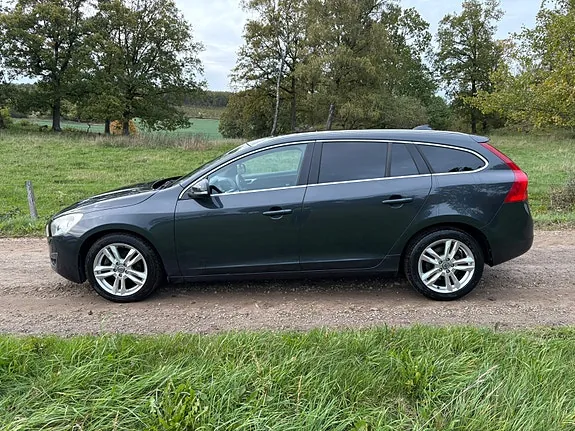 Volvo V60 2012 photo 2