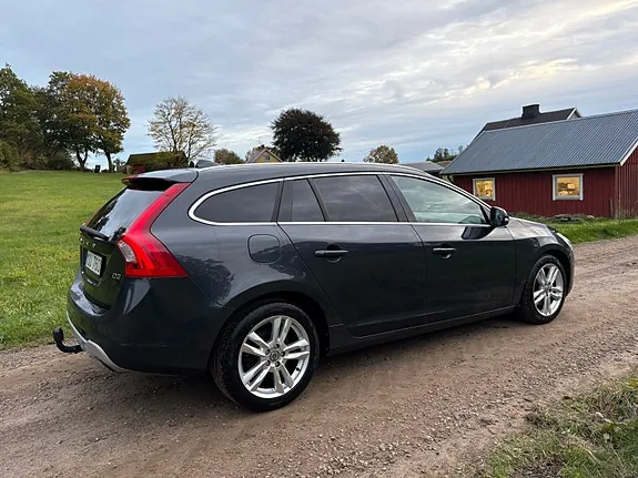 Volvo V60 2012 photo 4