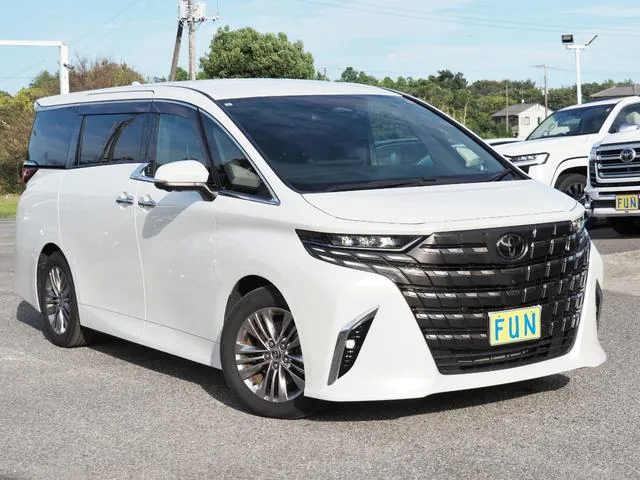 Toyota Alphard 2023 photo 3