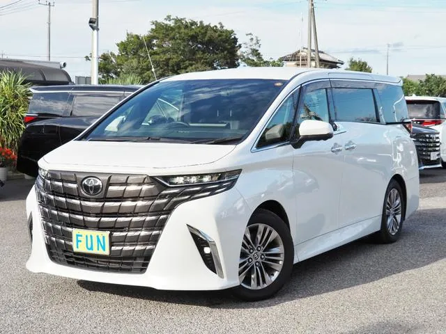 Toyota Alphard 2023 photo 4