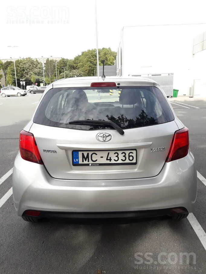 Toyota Yaris 2015 photo 5