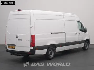 Mercedes-Benz Sprinter 2023 photo 2