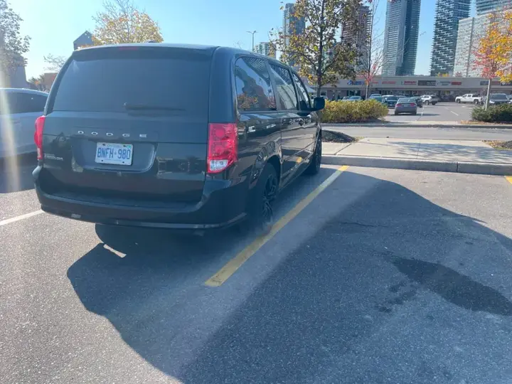 Dodge Grand Caravan 2014 photo 3
