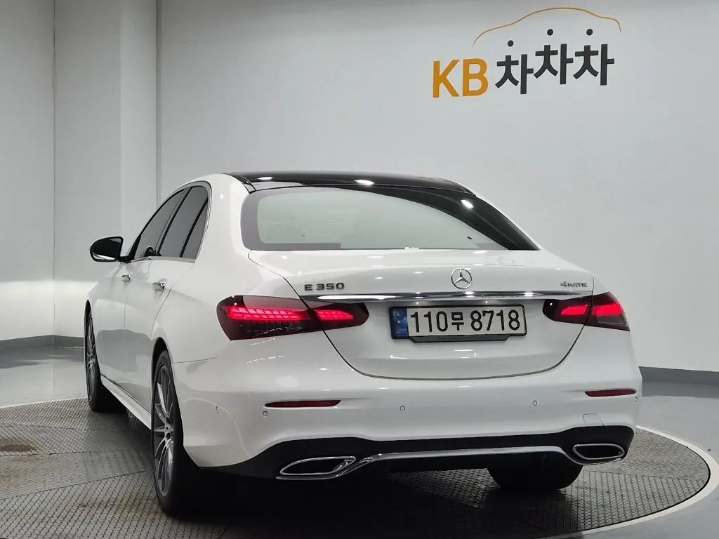 Mercedes-Benz E-Class 2022 photo 2